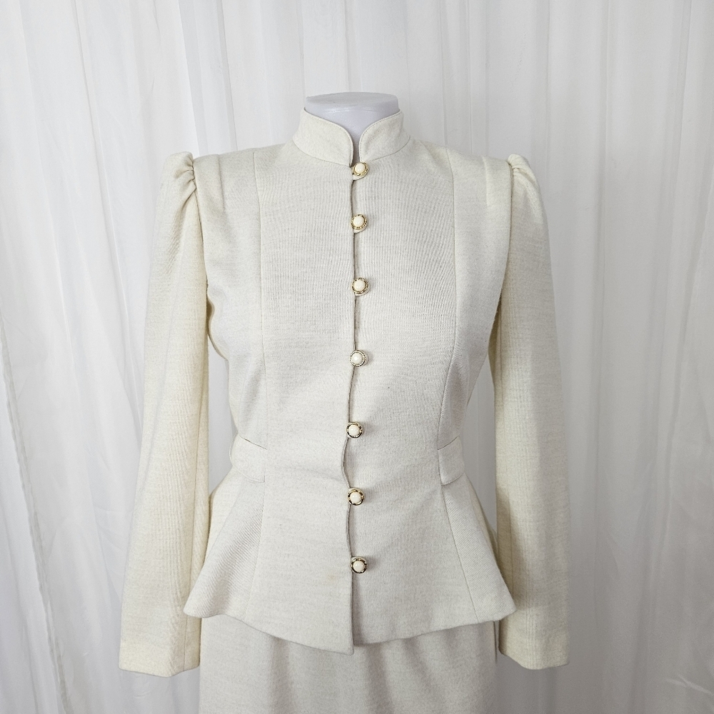 Vintage Elegant Cream Women's Skirt Set — Classic Professional Style - Picture 6 of 12